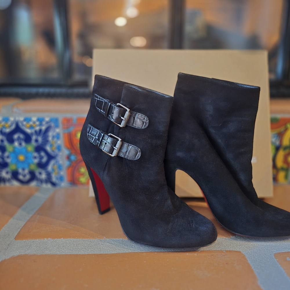Elegant Black Ankle Boots